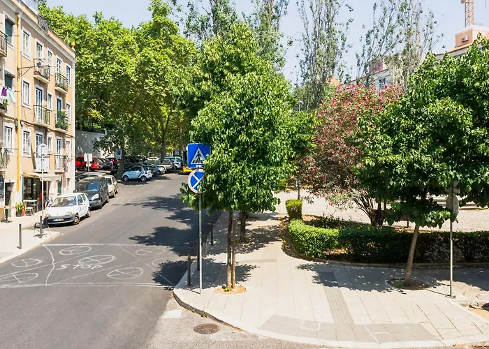 Duplex In Marques De Pombal 리스본