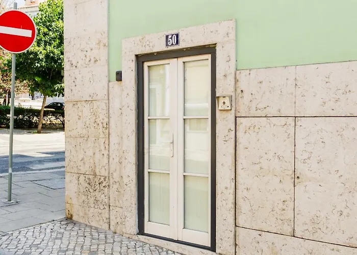 Duplex In Marques De Pombal 아파트